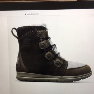 Sorel women’s Explorer Joan boots -coal
